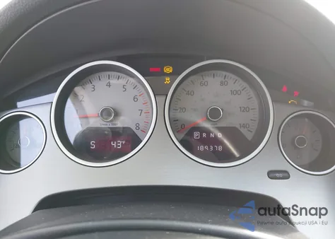 2011 Volkswagen Routan Se z USA, uszkodzony, nr VIN 2V4RW3DG5BR695637